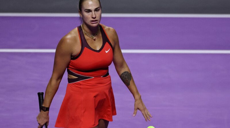 Sabalenka diz não ser justo que mulheres enfrentem atletas trans