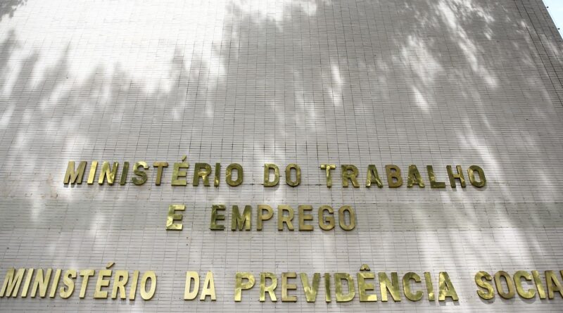 Secretário-executivo do Ministério da Previdência tem prisão decretada