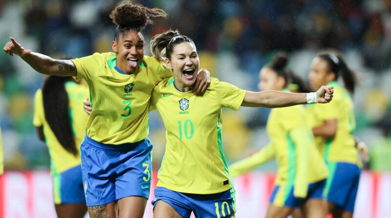 Seleção feminina fecha 2025 com goleada de 5 a 0 sobre Portugal