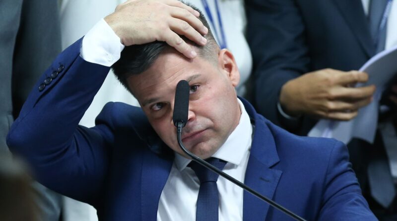 Tornozeleira de Silvinei ficou sem sinal na madrugada de Natal, diz PF