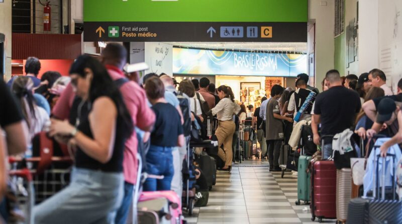 Ventos fortes afetam pelo menos 110 voos em Congonhas nesta quinta