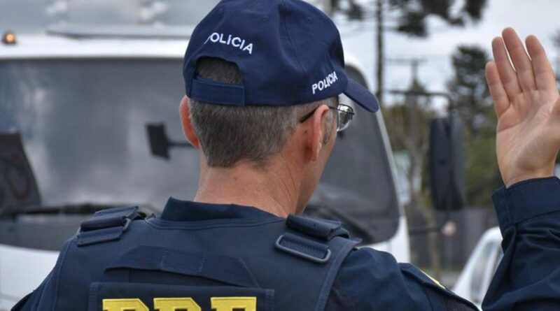 Acidentes em estradas federais durante o feriado matam 109 pessoas