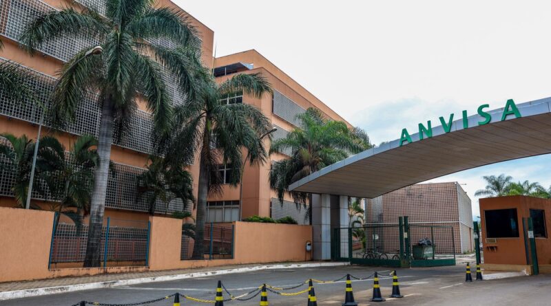 Anvisa manda recolher decoração de alimentos com plástico e glitter