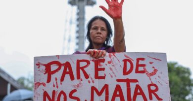 Apesar de medida protetiva, mulher é morta na rua por agressor