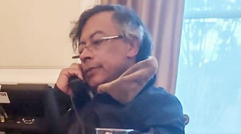 Após ameaças e acusações, Trump conversa com presidente colombiano