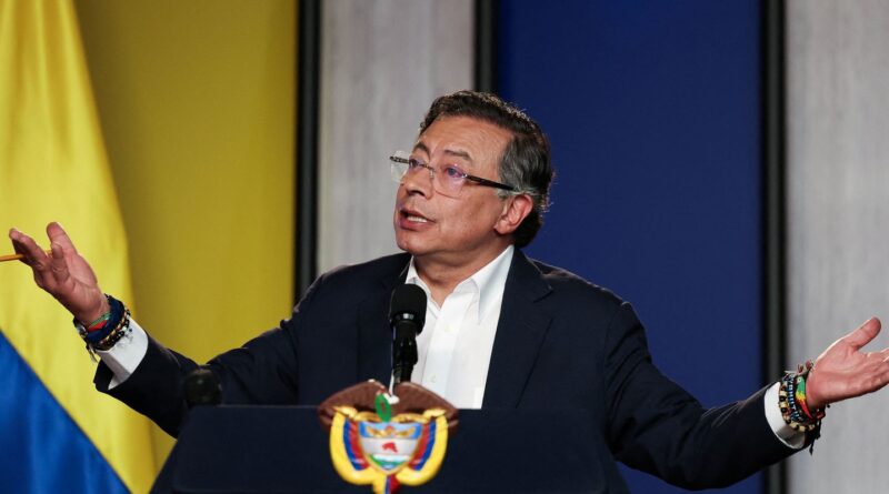 Após fala de Trump, Petro diz que pegará em armas se necessário