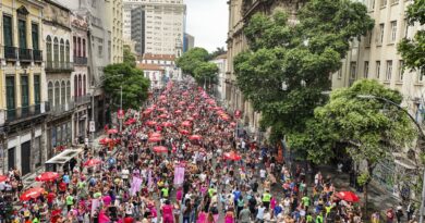 Bloco da Lexa atrai foliões para o circuito Preta Gil no centro do Rio