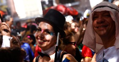 Carnaval não oficial abre pré-folia neste domingo no Rio
