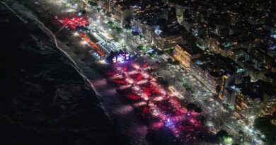 Comlurb recolhe 1,2 toneladas de lixo das praias do Rio no réveillon