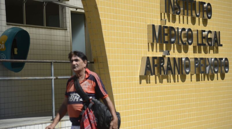 Corpo de adolescente é identificado e liberado pelo IML do Rio