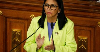 Delcy Rodríguez apresenta proposta de anistia geral na Venezuela