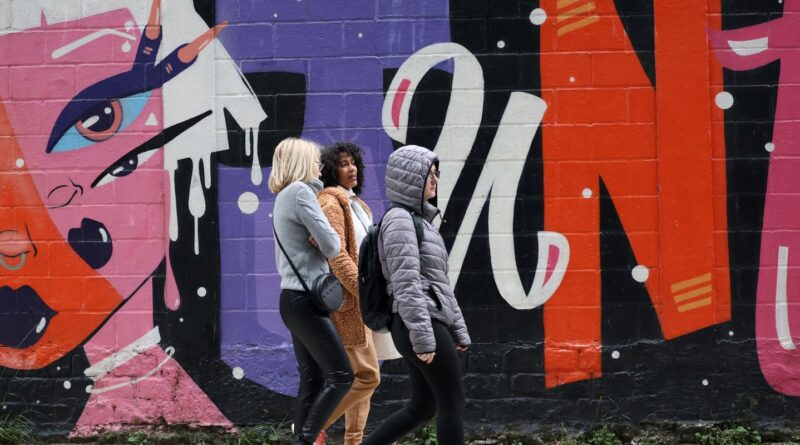 Frente fria avança por SP e deve trazer ventos fortes e queda de tempe