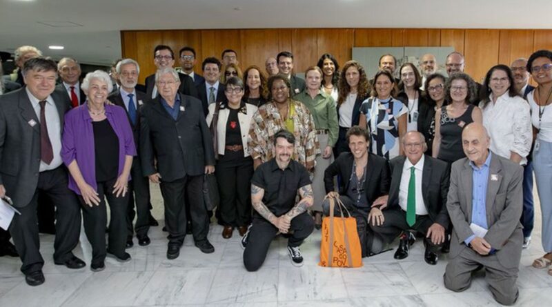 Governo debate combate ao antissemitismo com foco na educação