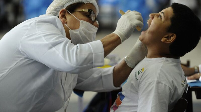 Governo deve entregar mais 400 unidades odontológicas móveis