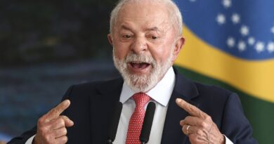 Lei autoriza pagamento retroativo de direitos suspensos na pandemia