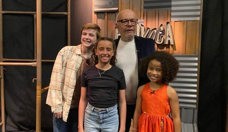 Marcelo Tas faz entrevista tripla em edição especial do Provoca de Dia das Crianças