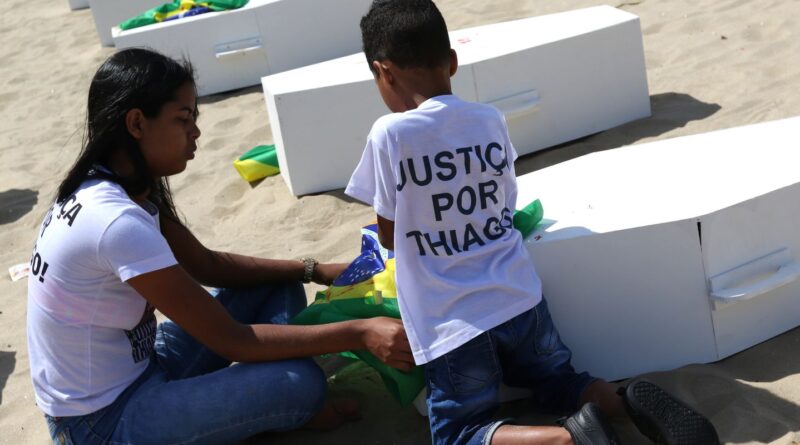 PMs acusados da morte de menino vão a júri popular, no Rio