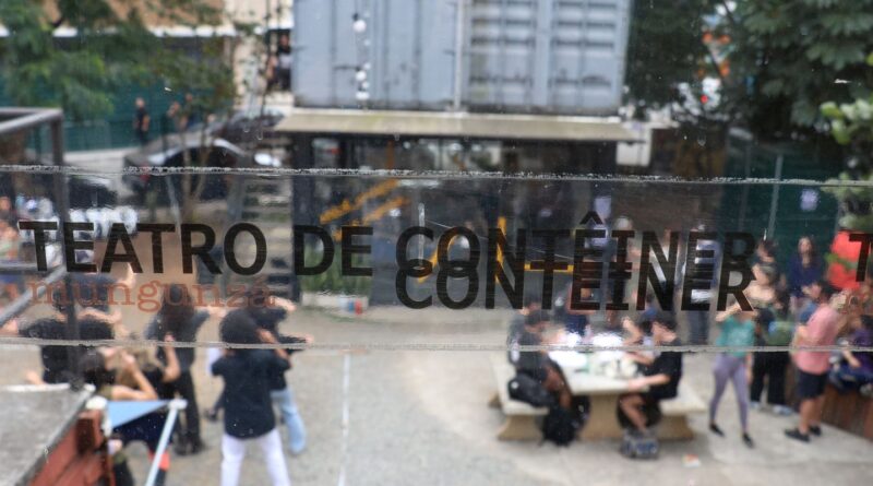 Prefeitura de São Paulo retoma espaço ocupado pelo Teatro de Contêiner