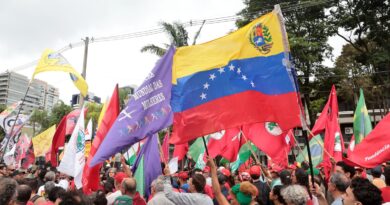 Protesto em SP pede soltura de Maduro e autonomia da Venezuela