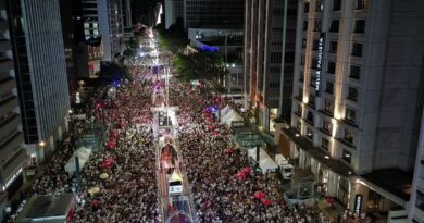 Rréveillon na Avenida Paulista teve música e fogos silenciosos
