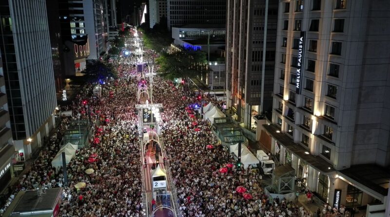 Rréveillon na Avenida Paulista teve música e fogos silenciosos