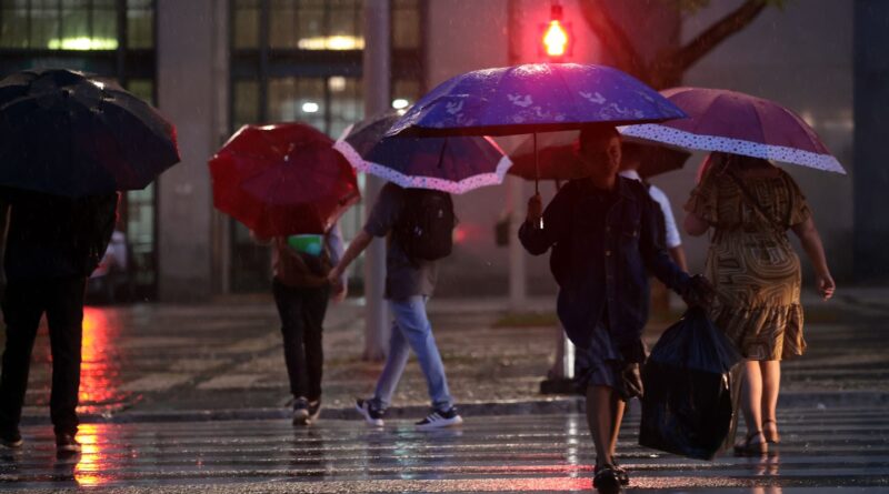 SP: chegada de frente fria amplia nível de alerta da Defesa Civil