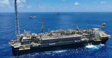 Saldo da balança comercial tem recorde em dezembro mas encolhe em 2025