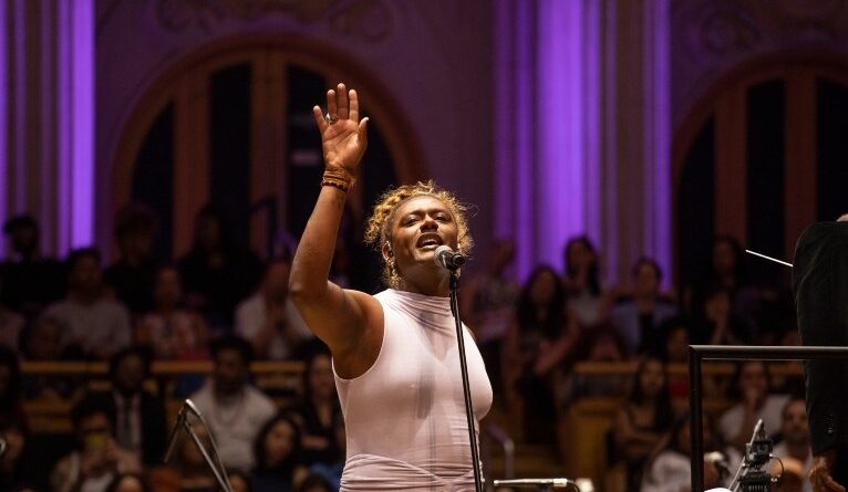 TV Cultura exibe apresentação inédita da Brasil Jazz Sinfônica com Liniker; assista ao espetáculo