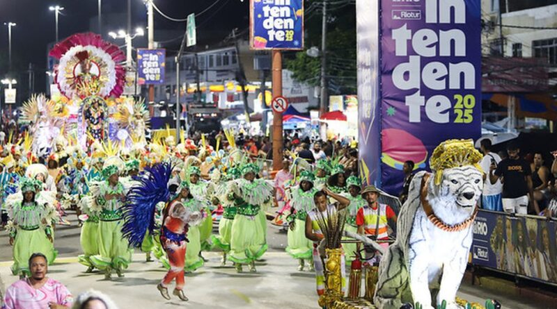 Amor ao samba e pertencimento animam carnaval da Intendente Magalhães