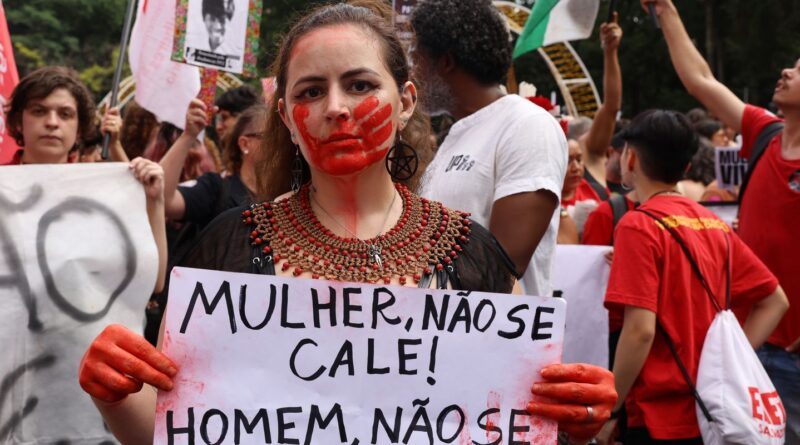 Brasil atinge recorde de feminicídios em 2025: quatro mortes por dia