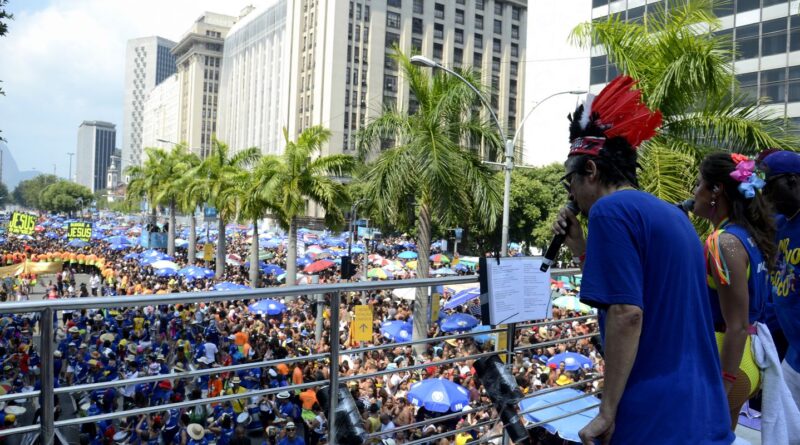 Carnaval 2026: Veja programação dos blocos do Rio neste domingo