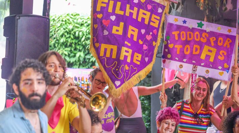 Carnaval: coletivos no DF encontram na folia caminho para autocuidado