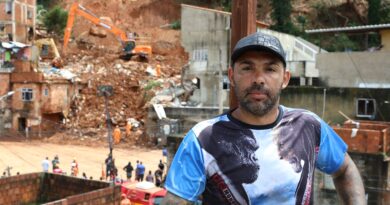 Com medo de novo deslizamento em MG, pedreiro cobra moradia digna