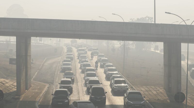 Concentração de poluentes no ar ultrapassa limites em todo o país