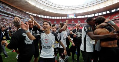 Corinthians vence Flamengo e é bicampeão da Supercopa Rei