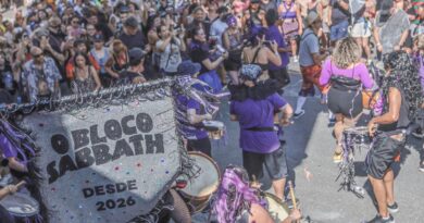 Em SP, bloco mistura clássicos do Black Sabbath com ritmos brasileiros