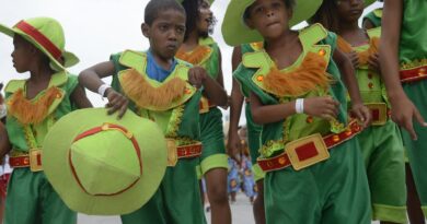 Escolas de samba mirins desfilam nesta sexta na Marquês de Sapucaí