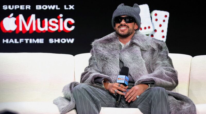 Final do futebol americano vira festa multicultural pró-imigrantes