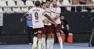 Flu derrota Vasco e sai em vantagem por vaga na final do Carioca