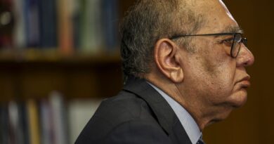 Gilmar Mendes suspende penduricalhos a membros do Judiciário e MP