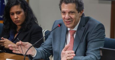 Haddad pede que Congresso enfrente problema dos supersalários