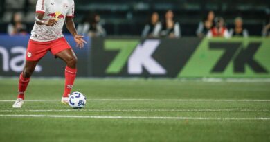 Jogador do Bragantino pede desculpas após fala machista contra árbitra