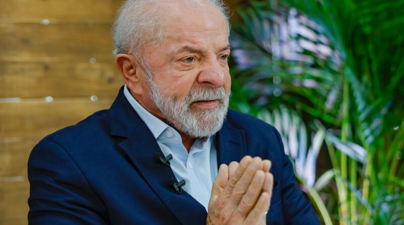 Lula pede mobilização contra "indústria de contar mentiras"