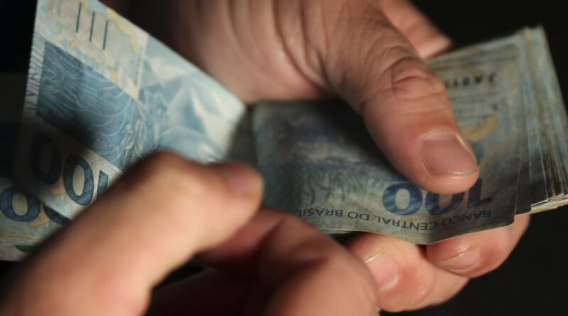 MG: moradores de cidades afetadas pelas chuvas já podem sacar o FGTS