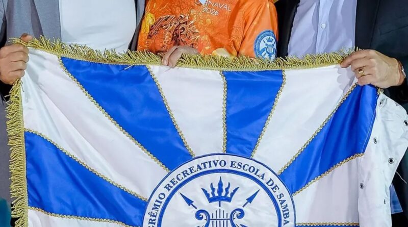 Mãe de Lula “canta” no samba-enredo da Acadêmicos de Niterói