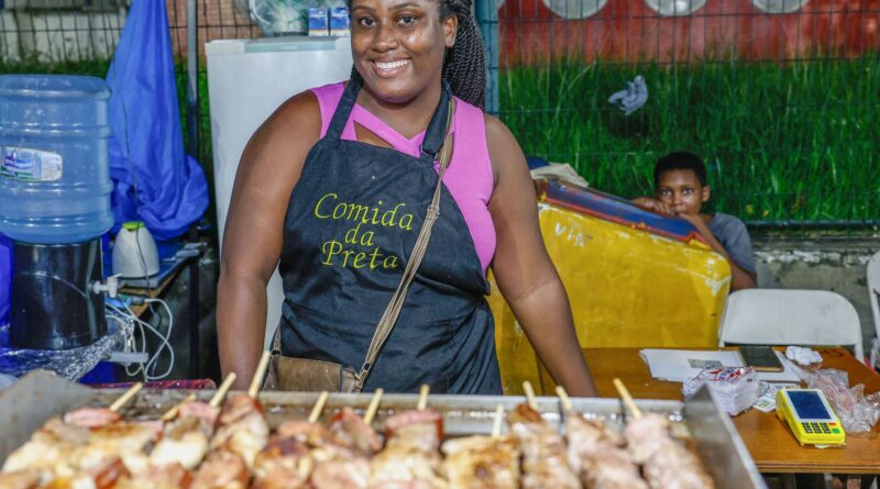 Mães ambulantes cobram pontos de apoio para crianças no carnaval
