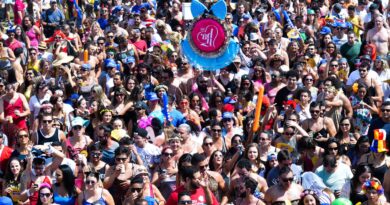 Ministério Público de SP vai investigar superlotação em blocos de rua