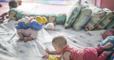 Pobreza afeta desenvolvimento de bebês desde 6 meses, mostra pesquisa