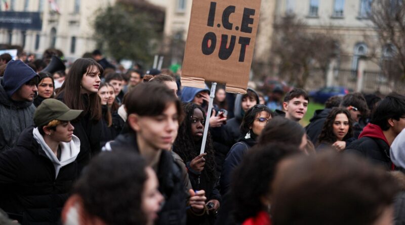 Protestos contra ICE ocorrem em Milão antes da abertura da Olimpíada