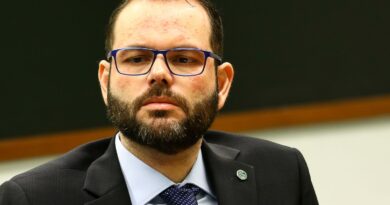 Relator no TSE vota contra cassação do senador Jorge Seif